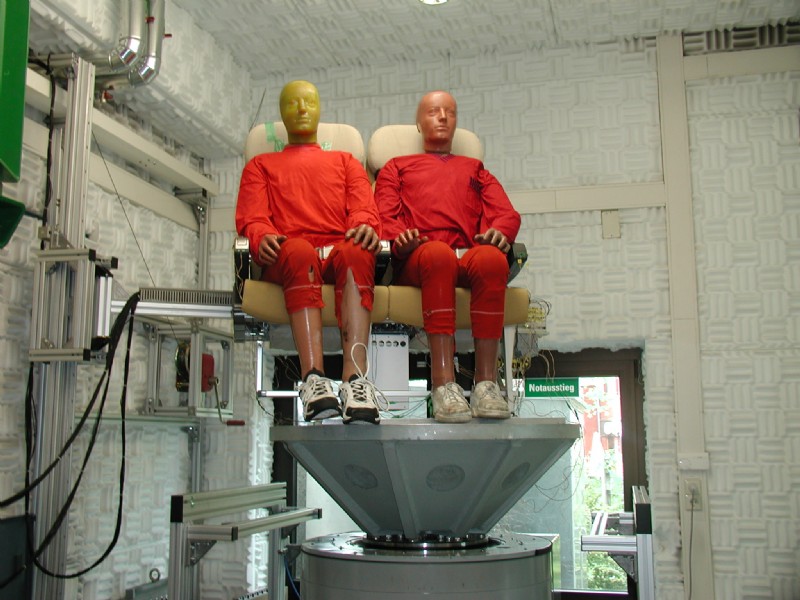 Aircraft seats are tested on a T2000 with a round head expander